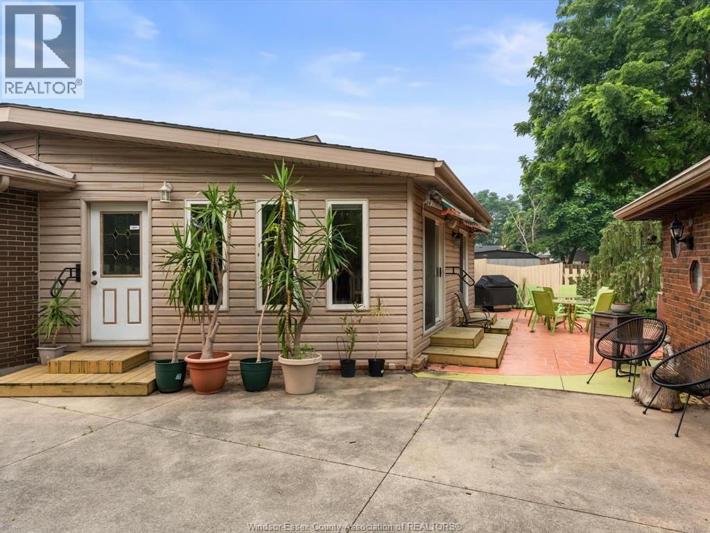 5564 Baldwin Avenue, Windsor, ON - Outdoor With Deck Patio Veranda