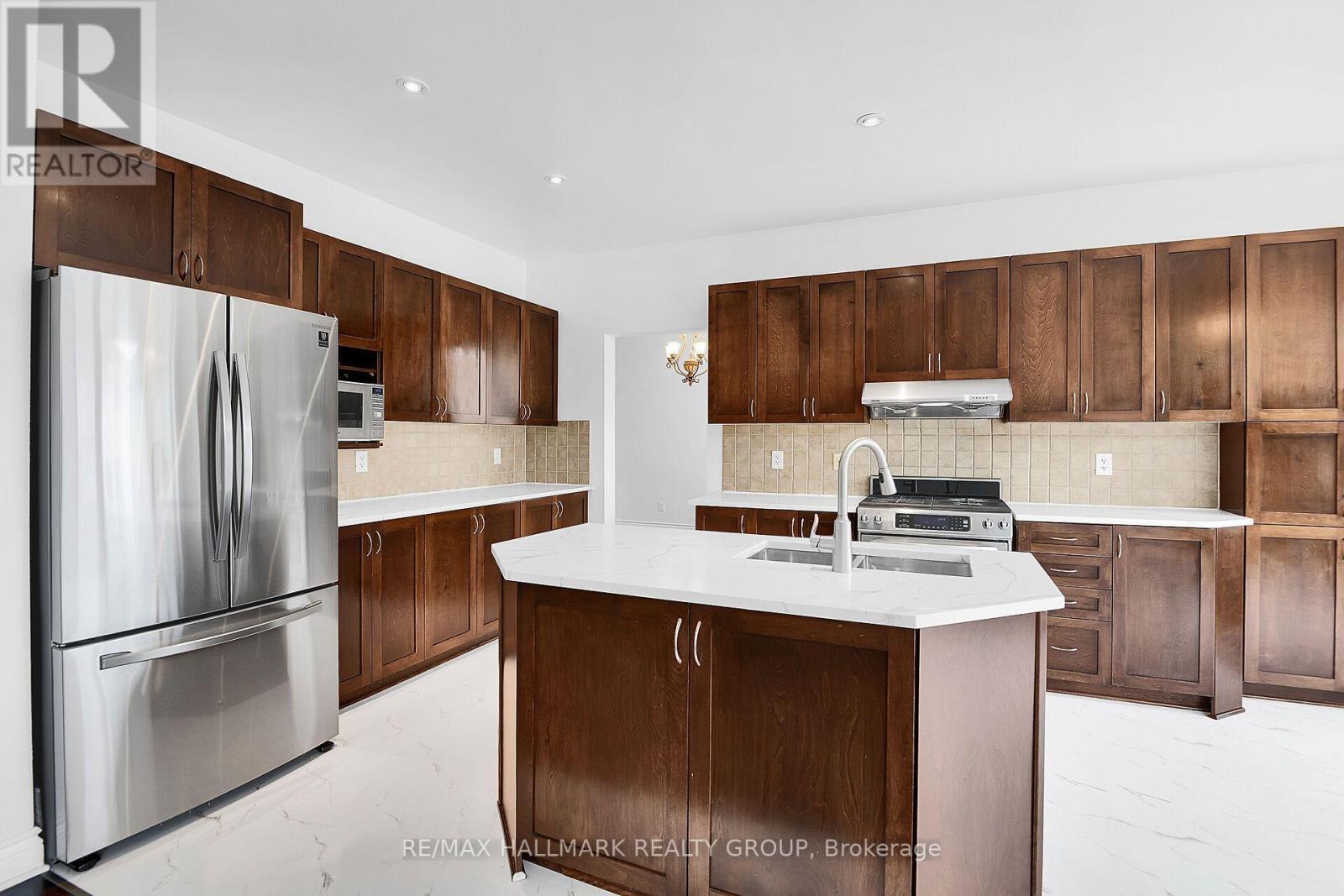 155 Whernside Terrace, Ottawa, ON - Indoor Photo Showing Kitchen
