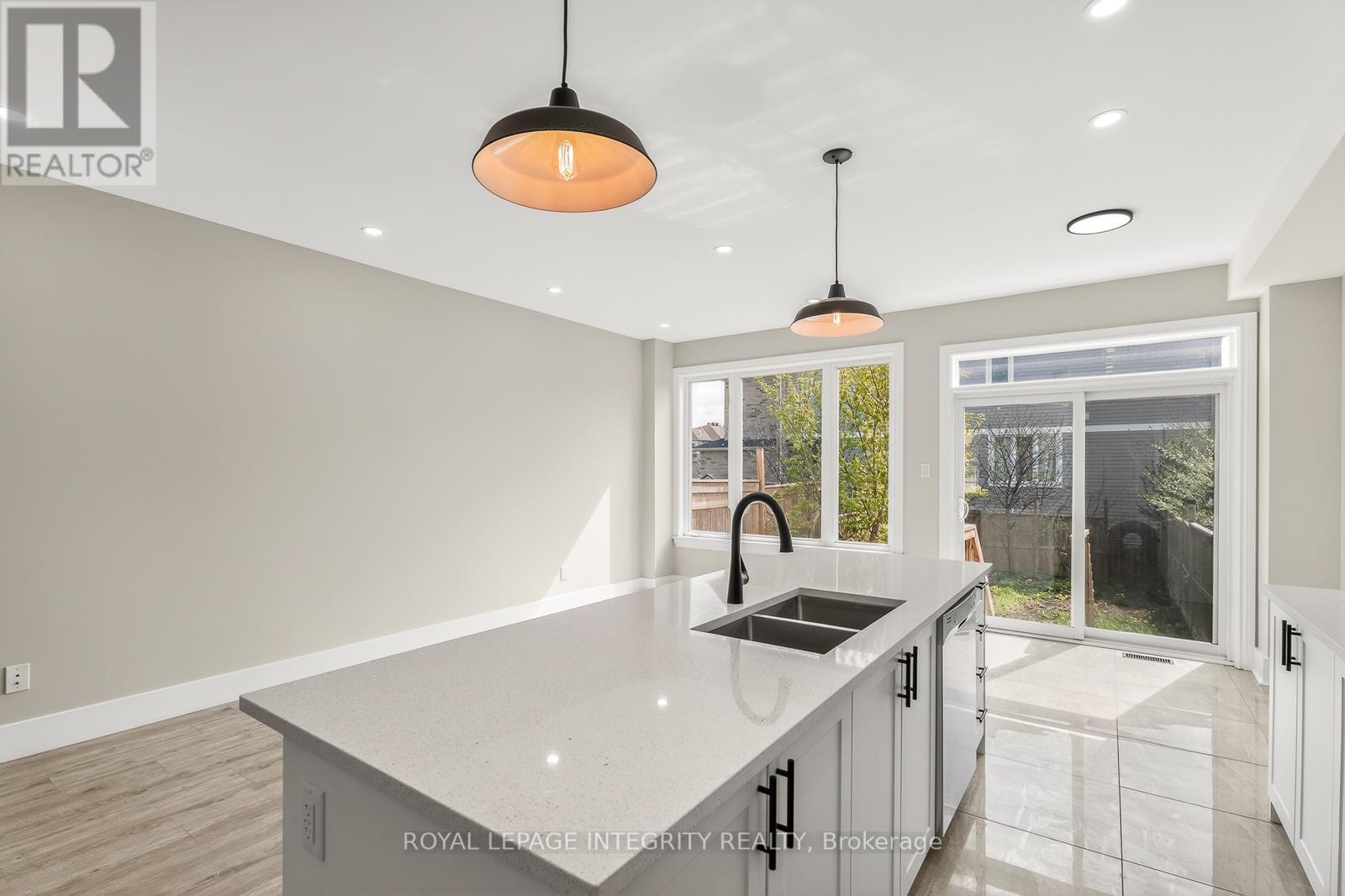 169 Desmond Trudeau Drive, Mcnab/Braeside, ON - Indoor Photo Showing Kitchen With Double Sink