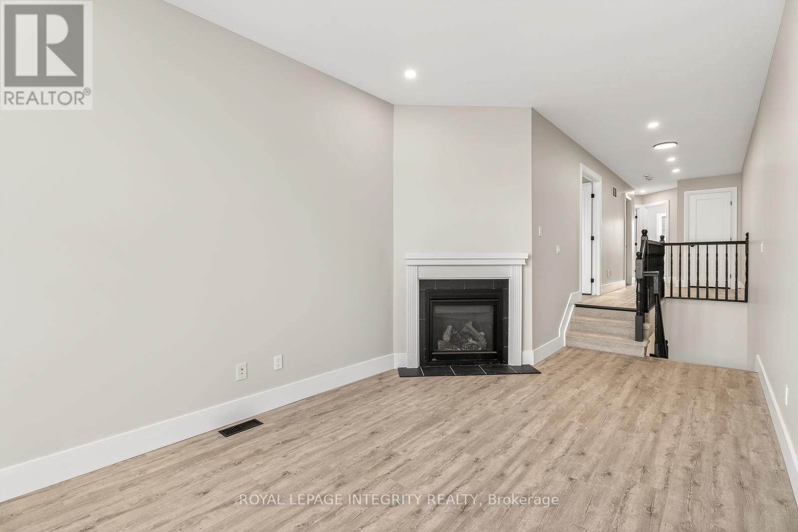 169 Desmond Trudeau Drive, Mcnab/Braeside, ON - Indoor With Fireplace