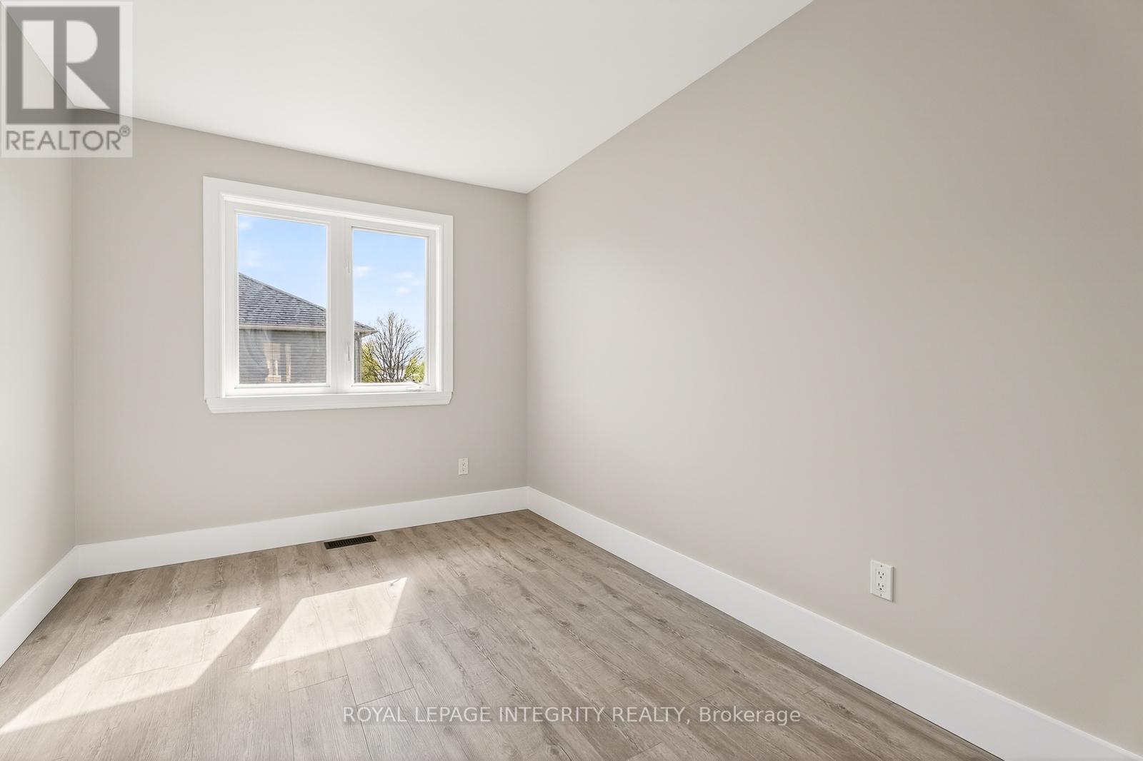 169 Desmond Trudeau Drive, Mcnab/Braeside, ON - Indoor Photo Showing Other Room