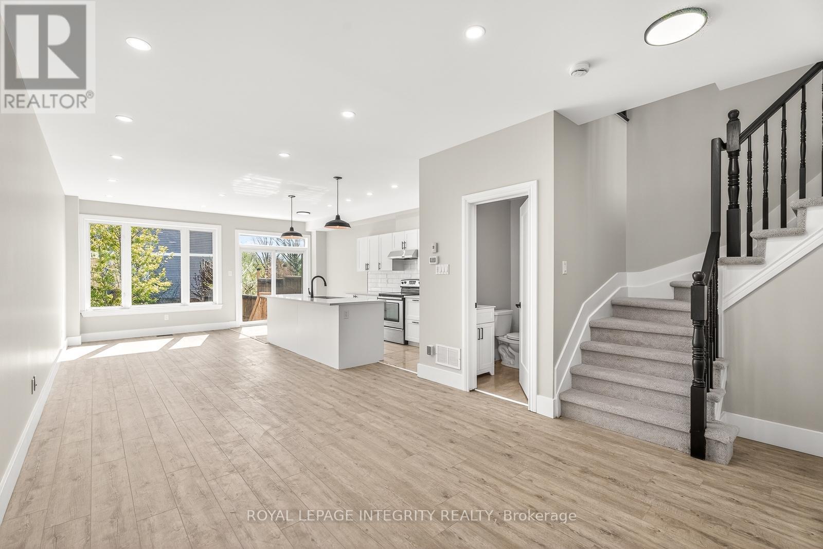 169 Desmond Trudeau Drive, Mcnab/Braeside, ON - Indoor