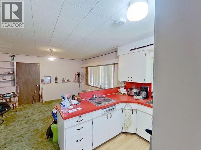 7170 Westminster Street, Powell River, BC - Indoor Photo Showing Kitchen