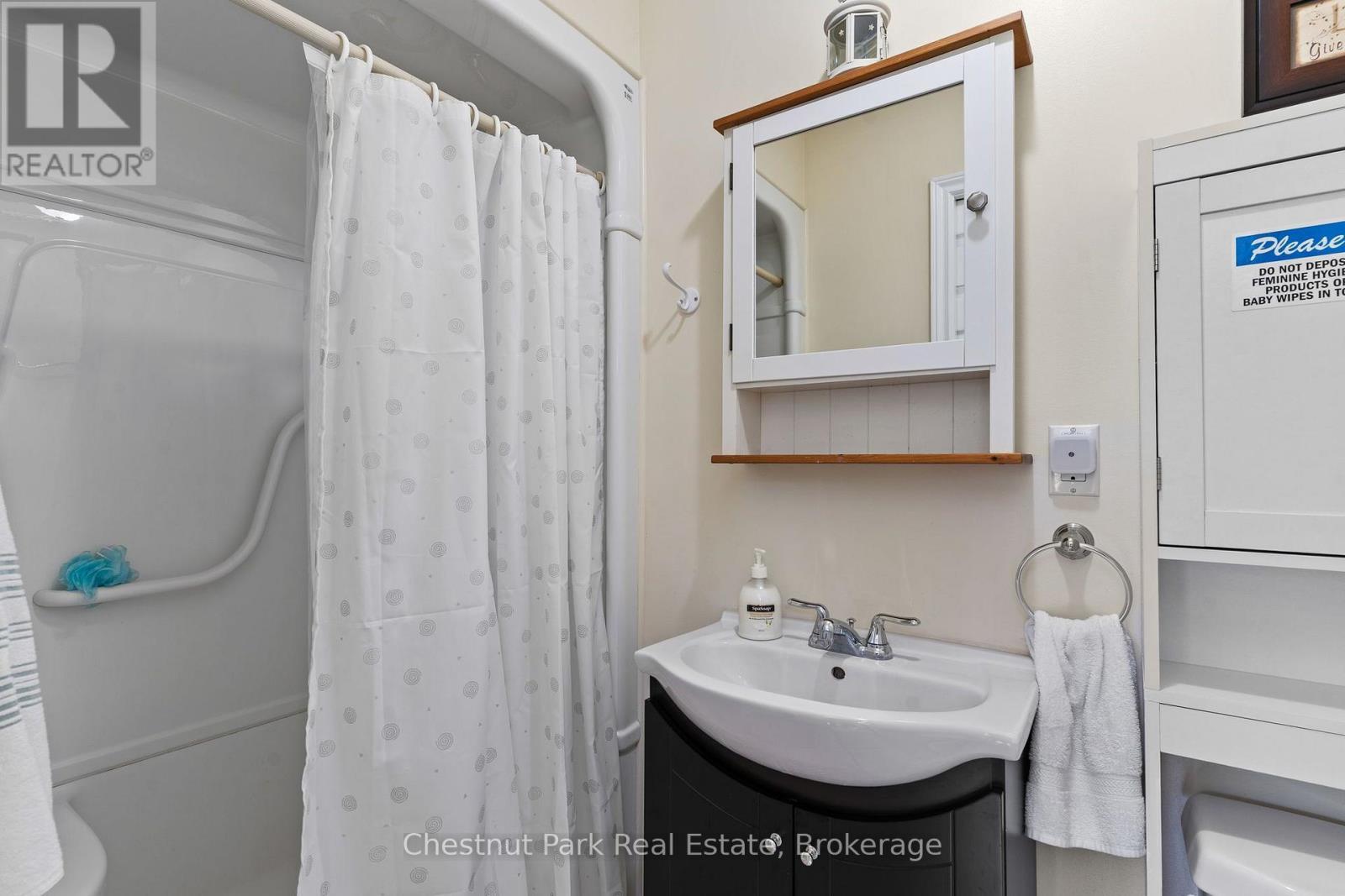 3-pce Ensuite - 8488 County Road 503 Road, Highlands East (Glamorgan), ON - Indoor Photo Showing Bathroom