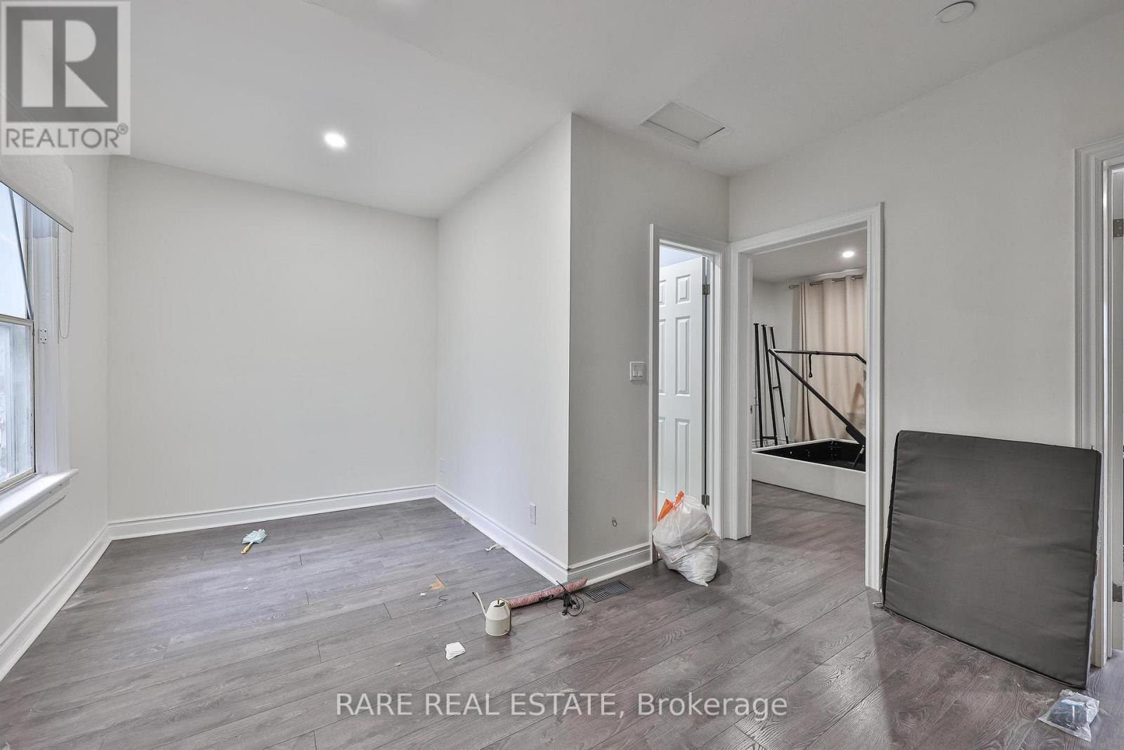 200 Bathurst Street, Toronto, ON