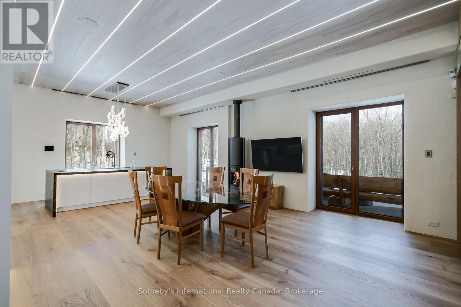 1739 Trapper'S Trail Road, Dysart Et Al (Dudley), ON - Indoor Photo Showing Dining Room