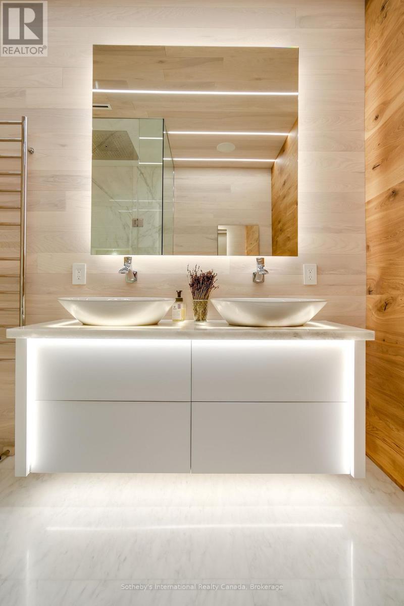 1739 Trapper'S Trail Road, Dysart Et Al (Dudley), ON - Indoor Photo Showing Bathroom