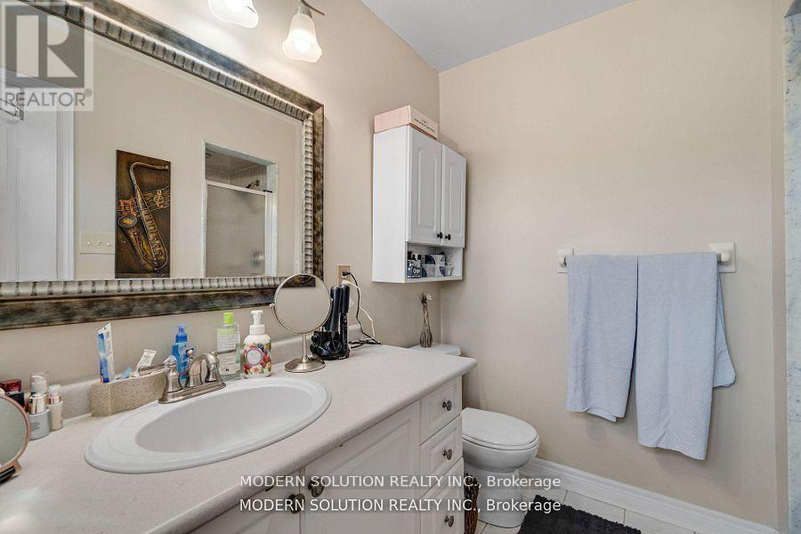 552 Wildgrass Road, Mississauga, ON - Indoor Photo Showing Bathroom