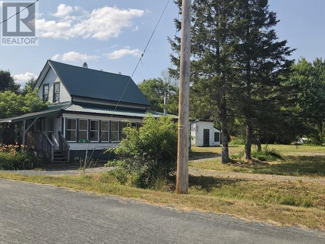 4 Tarbutt St, Bruce Mines, ON - Outdoor