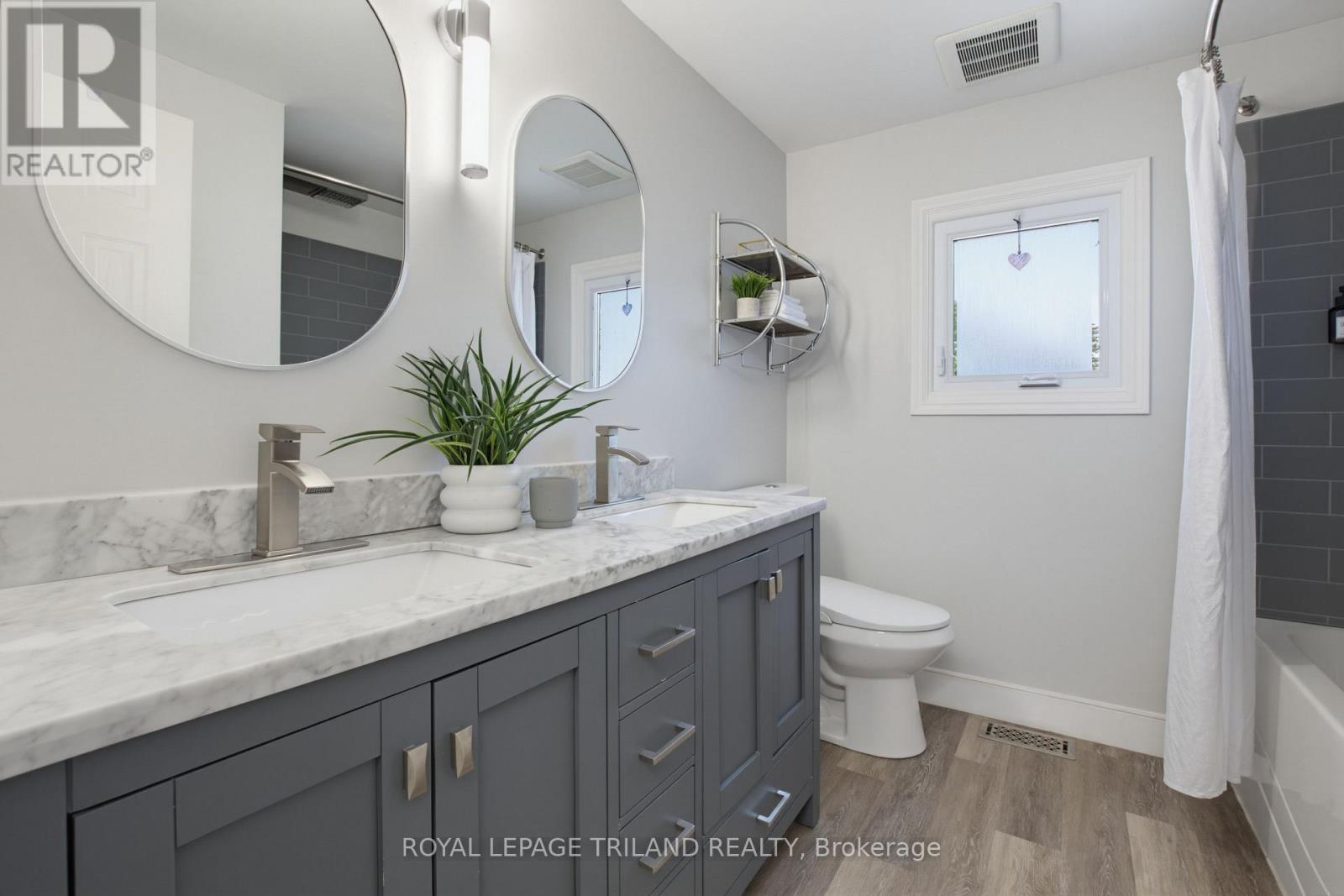 146 Golfdale Crescent, London South (South Q), ON - Indoor Photo Showing Bathroom