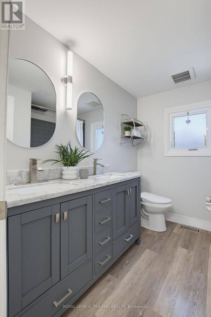 146 Golfdale Crescent, London South (South Q), ON - Indoor Photo Showing Bathroom