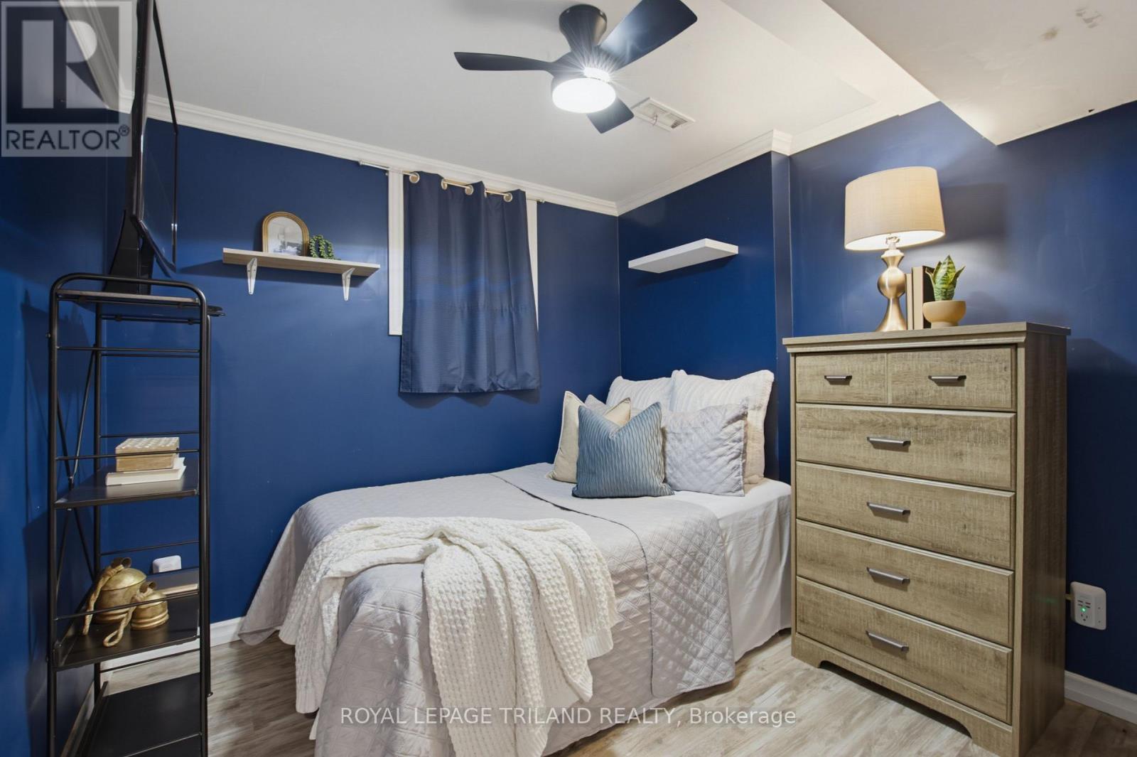 146 Golfdale Crescent, London South (South Q), ON - Indoor Photo Showing Bedroom