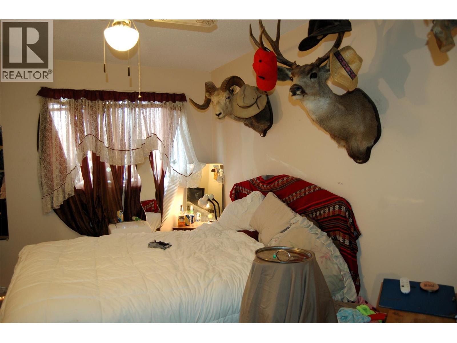 11110 Quinpool Road Unit# 2, Summerland, BC - Indoor Photo Showing Bedroom