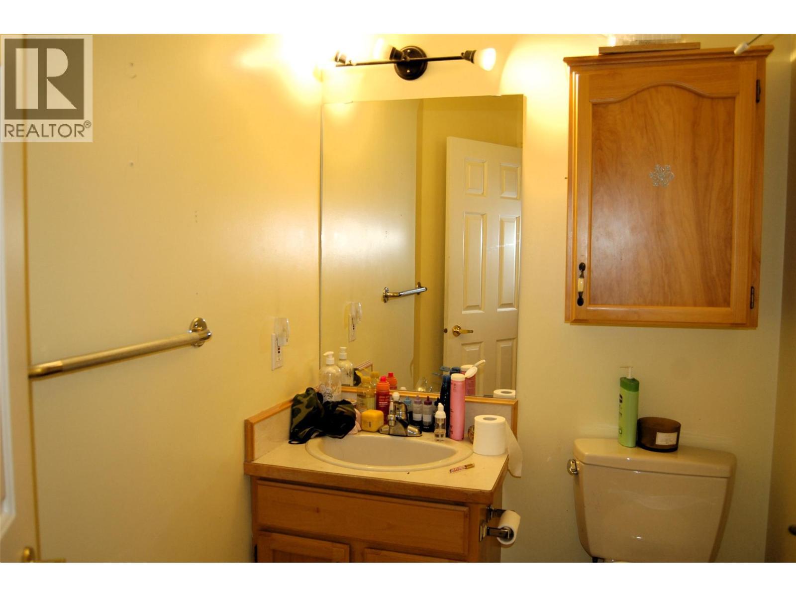 11110 Quinpool Road Unit# 2, Summerland, BC - Indoor Photo Showing Bathroom