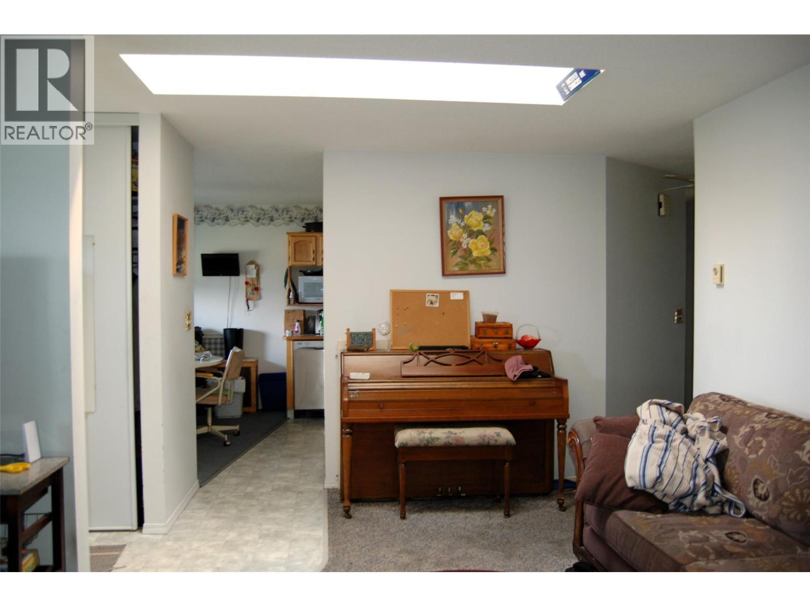 11110 Quinpool Road Unit# 2, Summerland, BC - Indoor