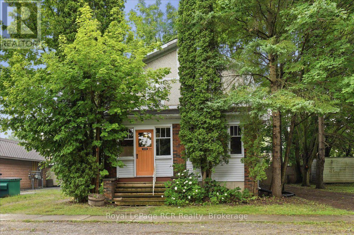 144 Davidson Avenue S, North Perth (Listowel), ON - Outdoor