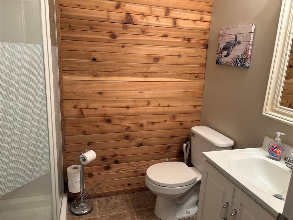 110 Spruce Street, Pelican Lake, MB - Indoor Photo Showing Bathroom