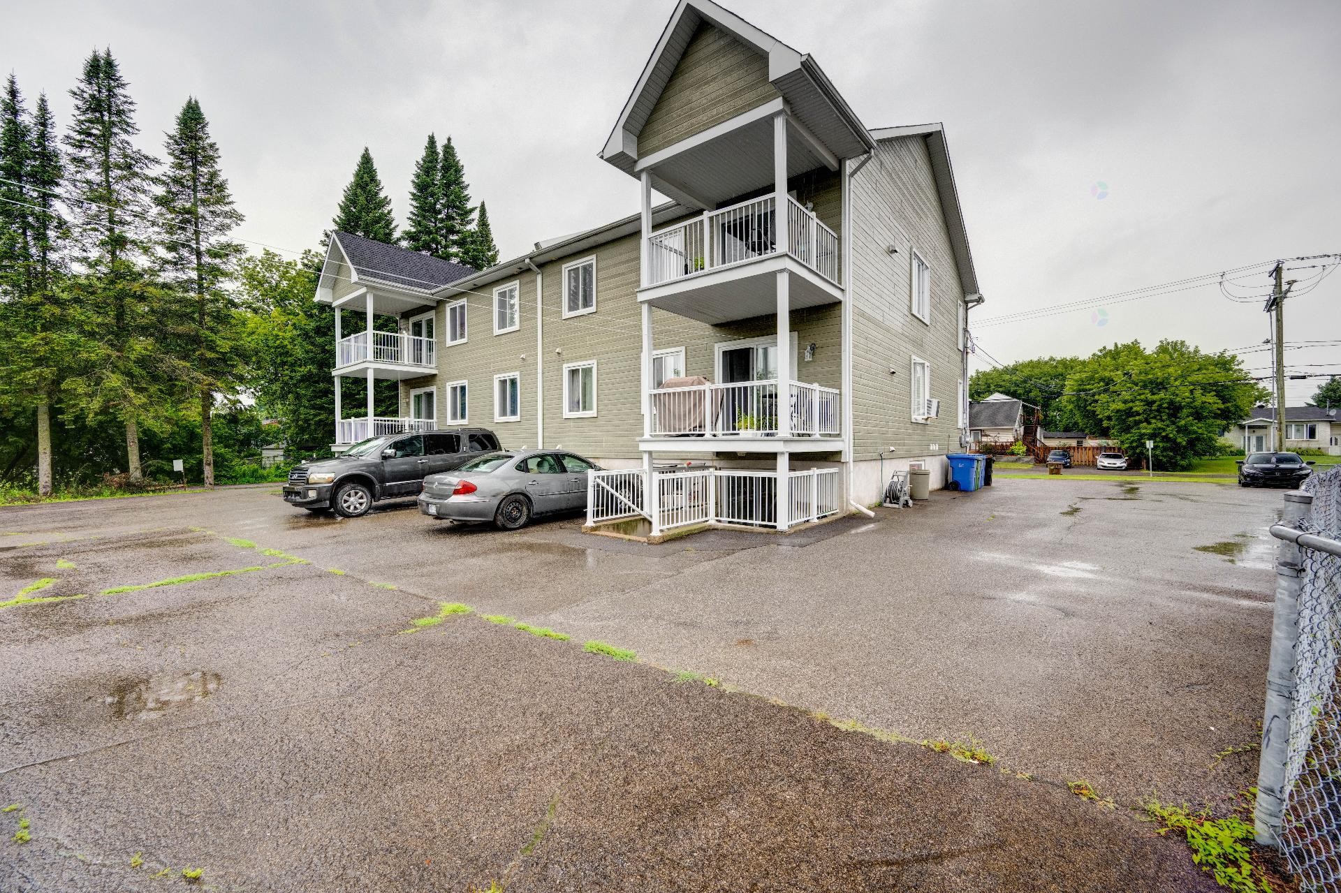 Back of Structure - 2329 Rue Ste-Marie, Sainte-Sophie, QC - Outdoor