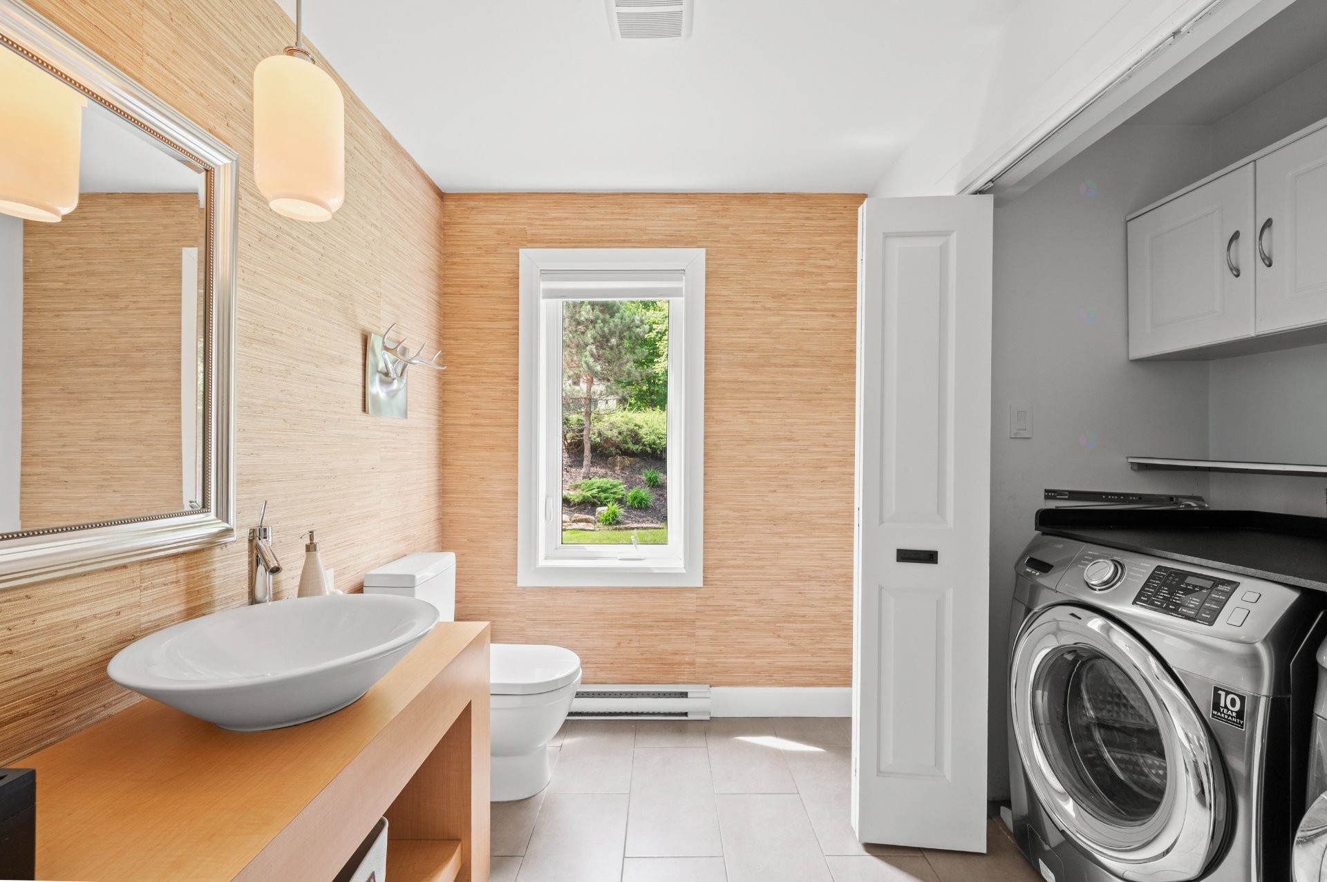 Powder room - 121 Rue Des Épinettes, Morin-Heights, QC - Indoor Photo Showing Laundry Room