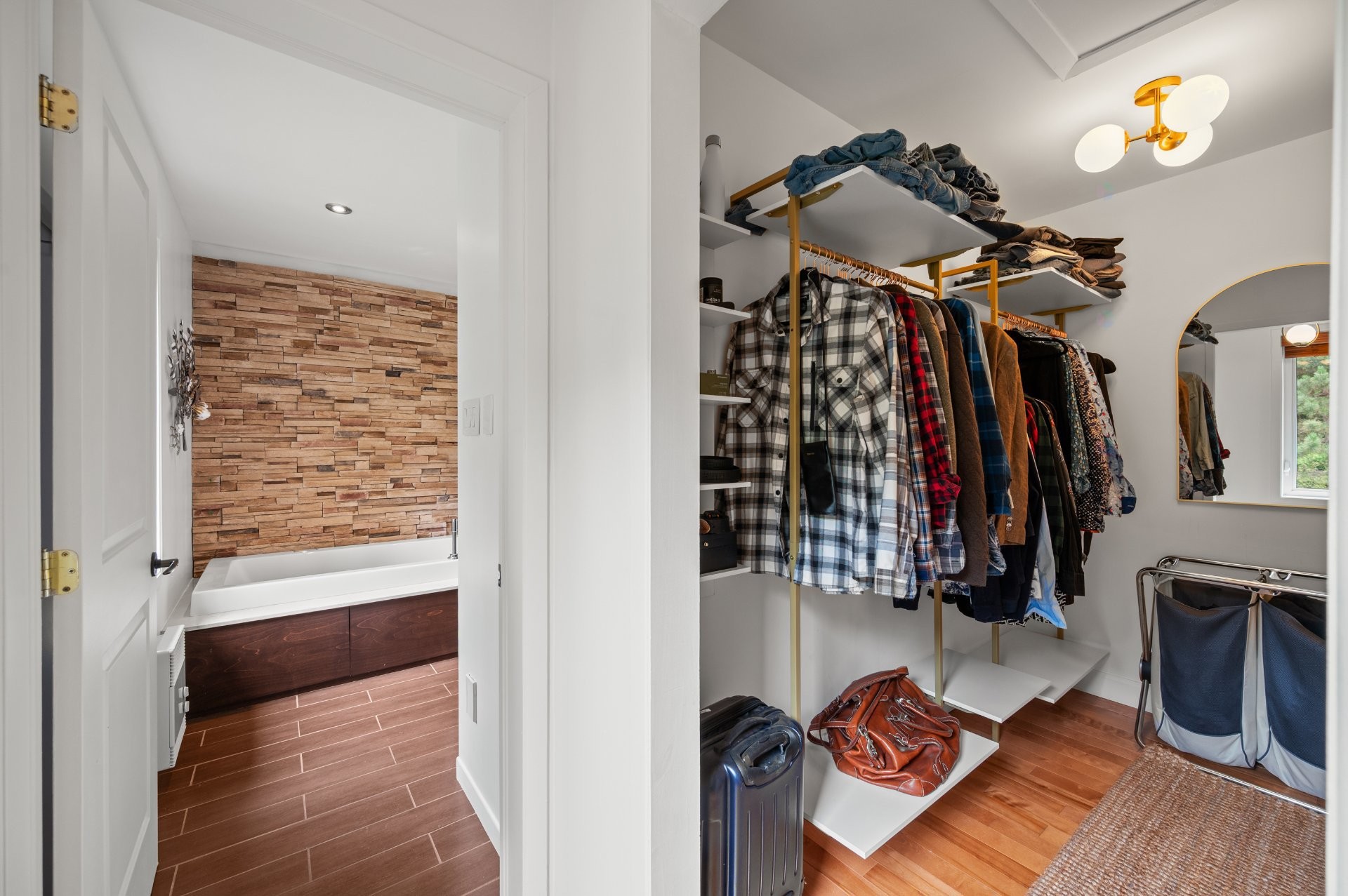 Closet - 121 Rue Des Épinettes, Morin-Heights, QC - Indoor With Storage