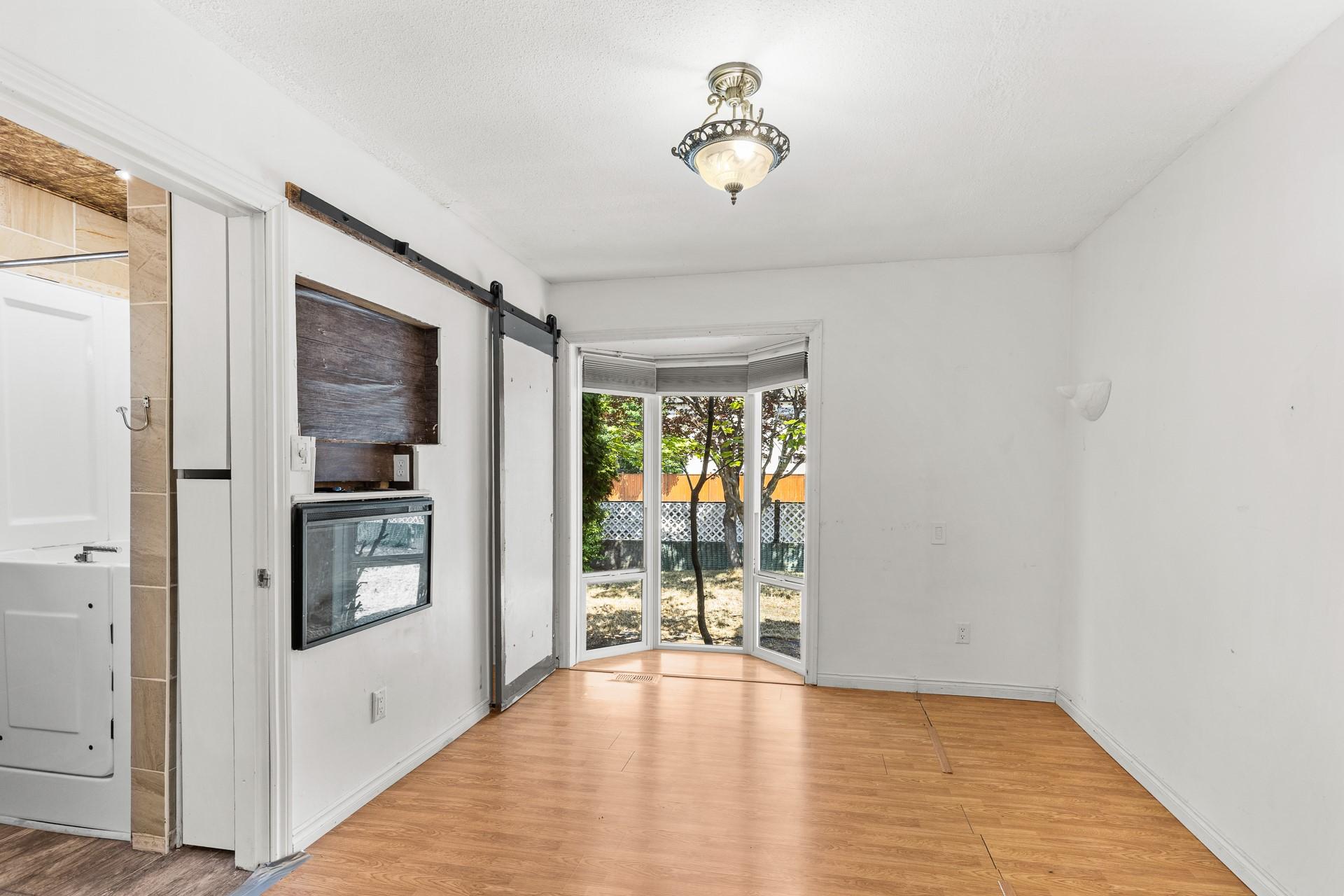925 Sutherland Avenue, Kelowna, BC - Indoor Photo Showing Other Room