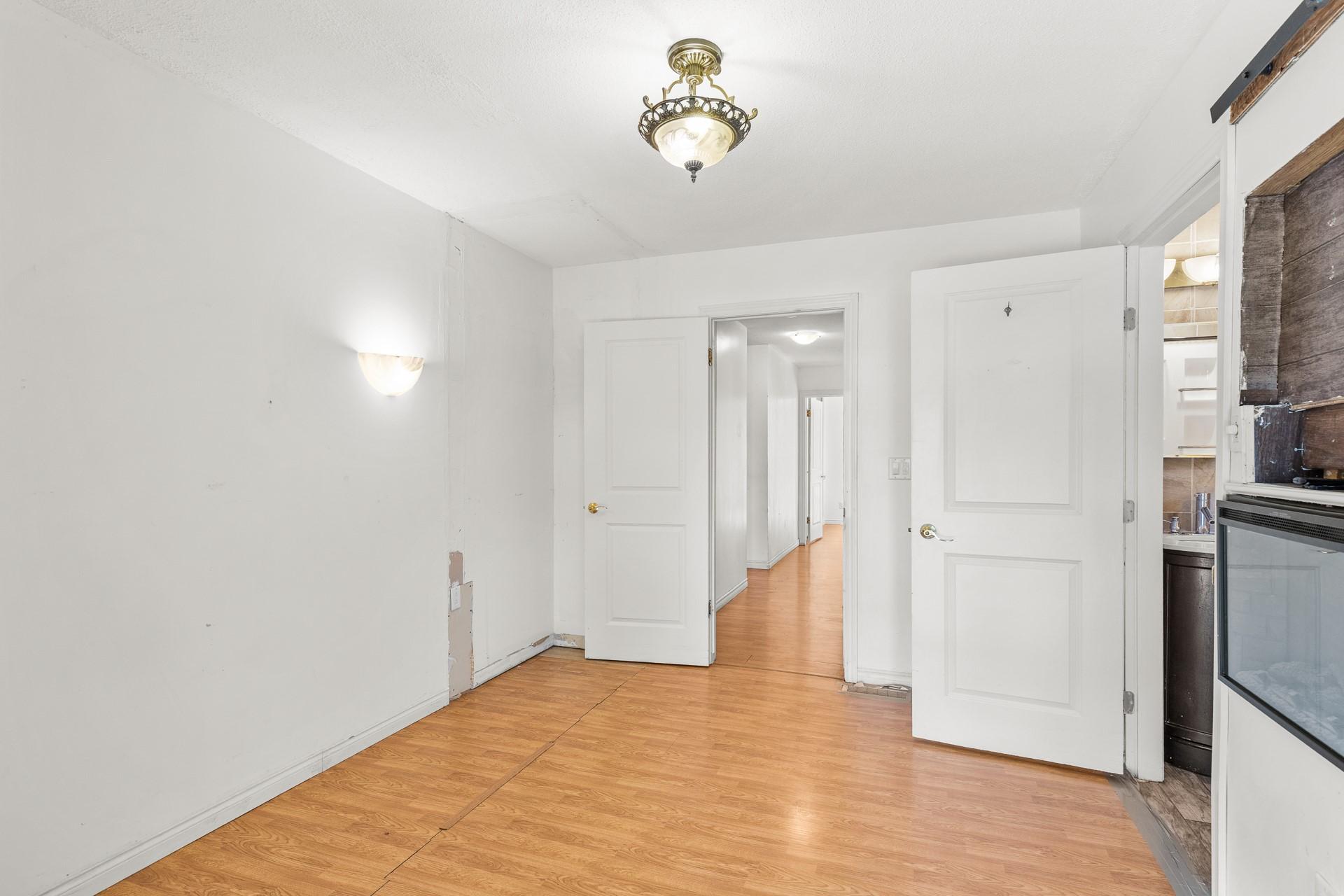 925 Sutherland Avenue, Kelowna, BC - Indoor Photo Showing Other Room