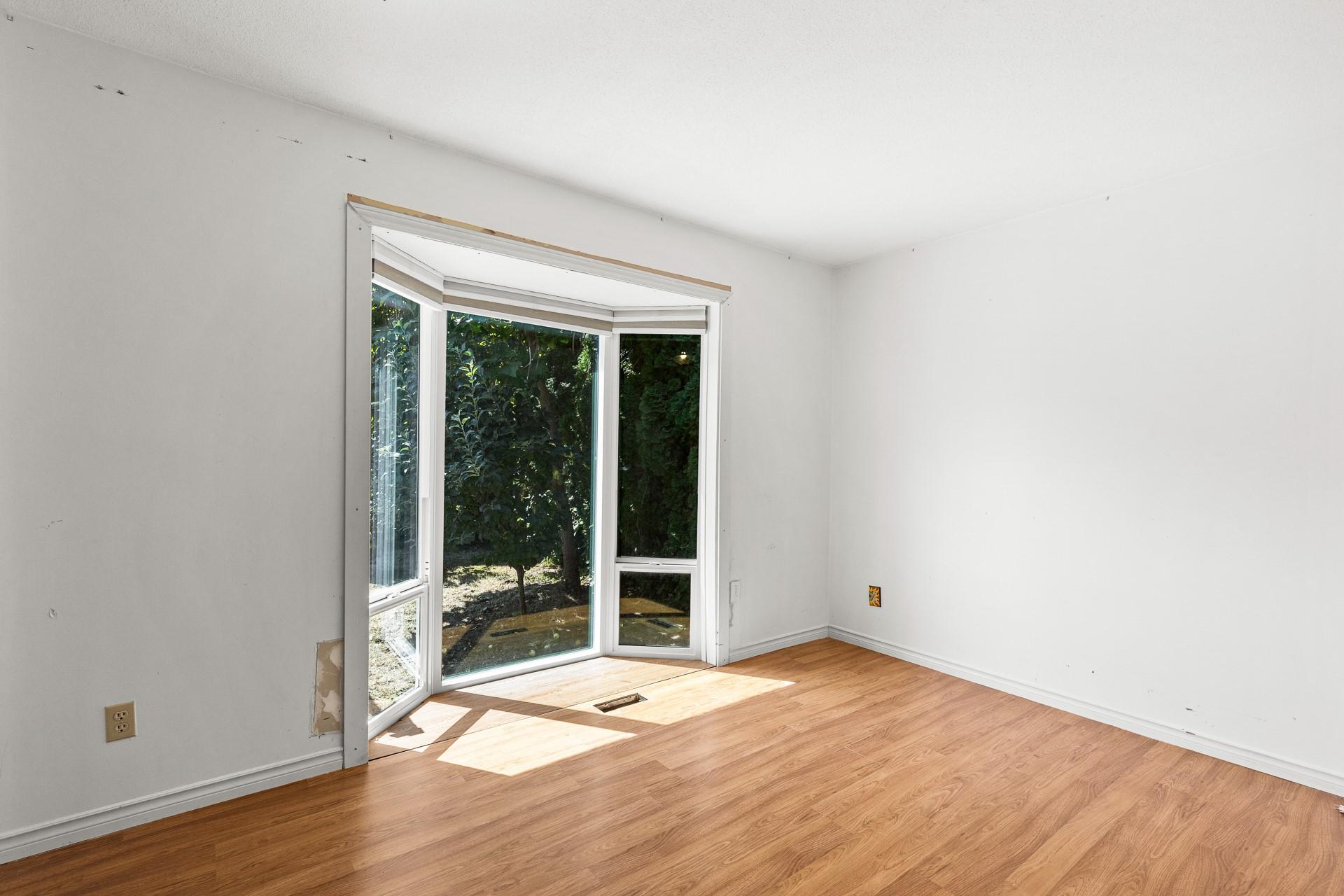 925 Sutherland Avenue, Kelowna, BC - Indoor Photo Showing Other Room