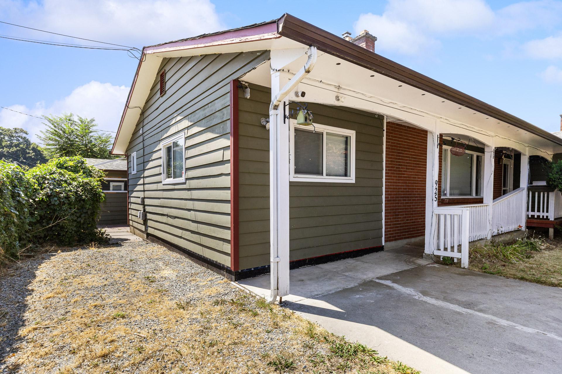925 Sutherland Avenue, Kelowna, BC - Outdoor