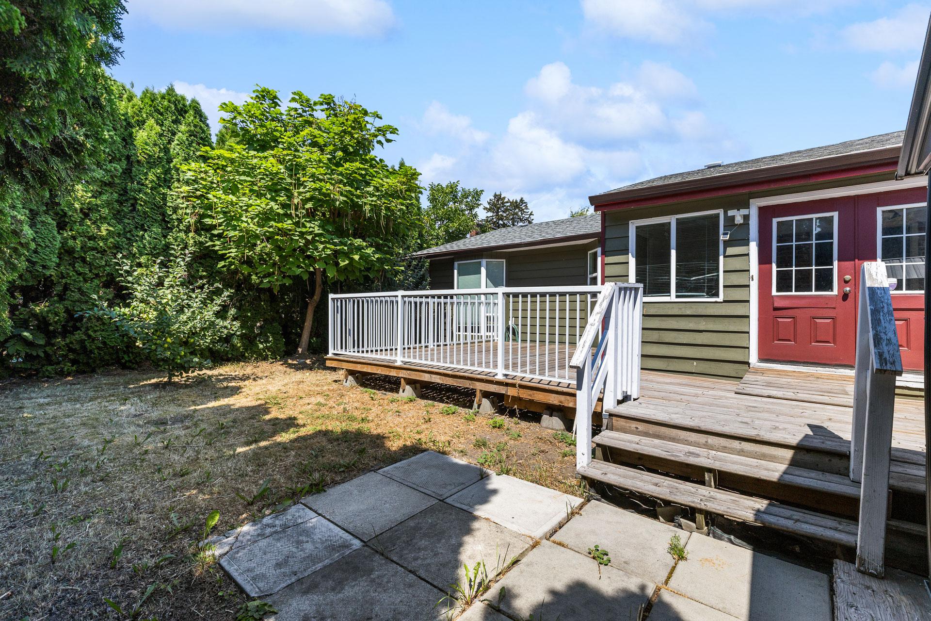 925 Sutherland Avenue, Kelowna, BC - Outdoor