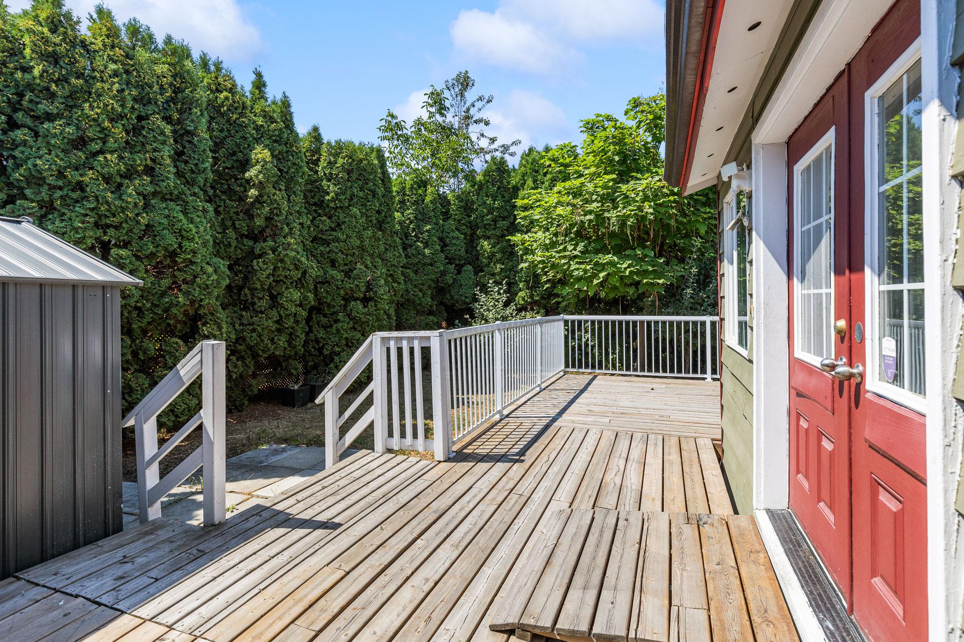 925 Sutherland Avenue, Kelowna, BC - Outdoor With Deck Patio Veranda With Exterior