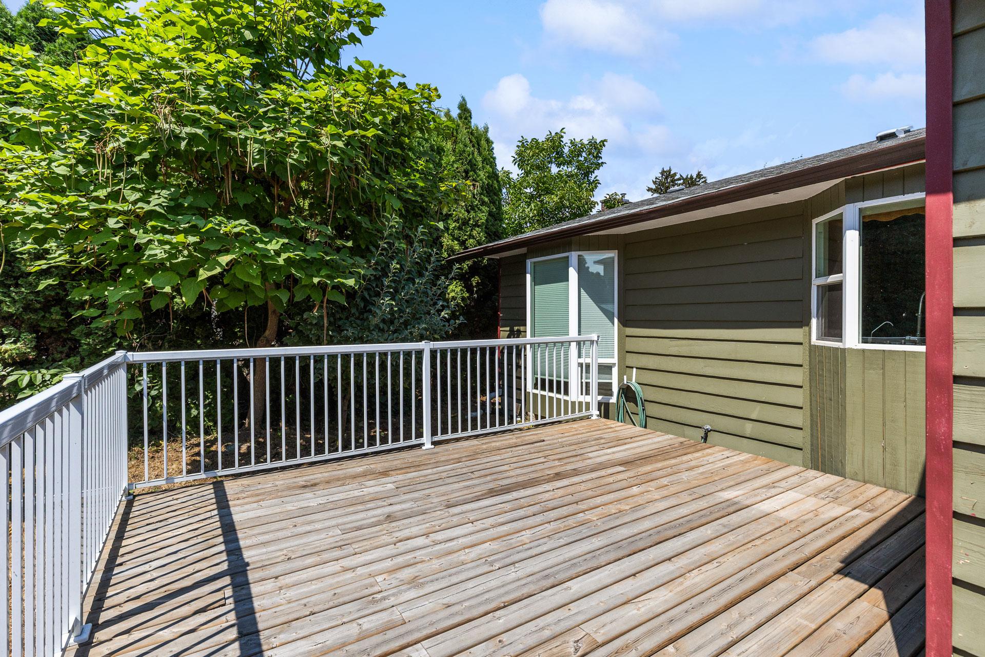 925 Sutherland Avenue, Kelowna, BC - Outdoor With Exterior
