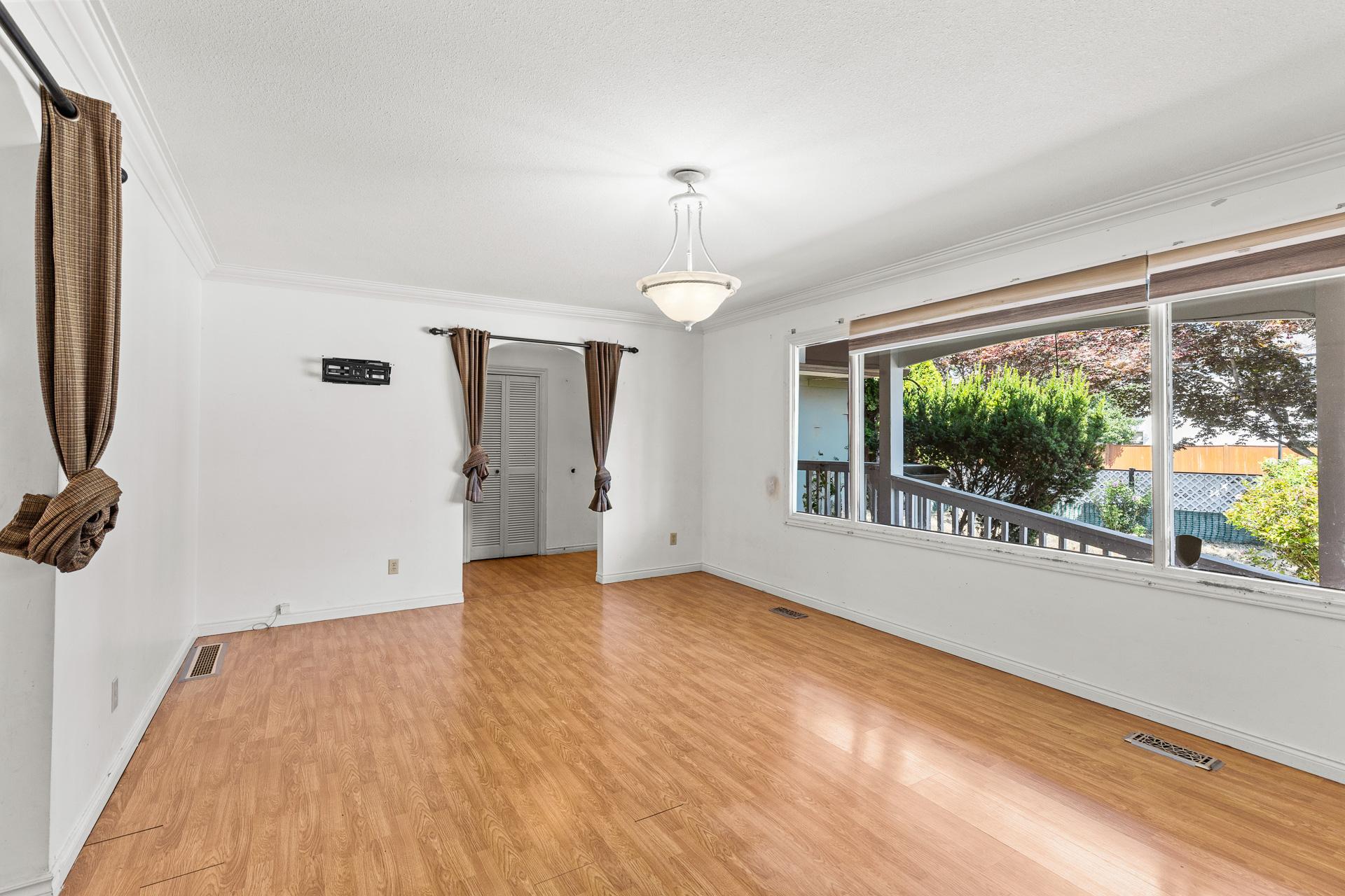 925 Sutherland Avenue, Kelowna, BC - Indoor Photo Showing Other Room