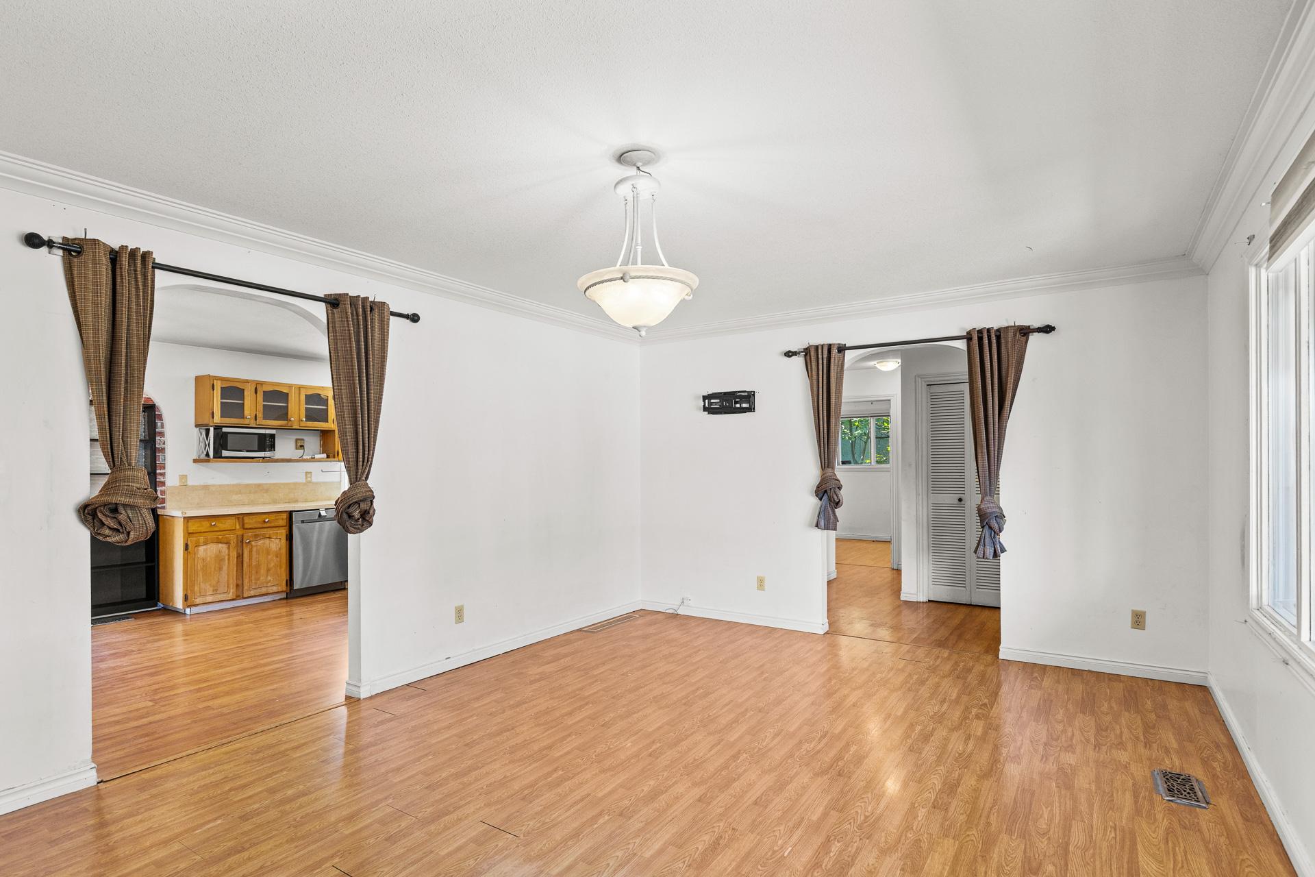 925 Sutherland Avenue, Kelowna, BC - Indoor Photo Showing Other Room