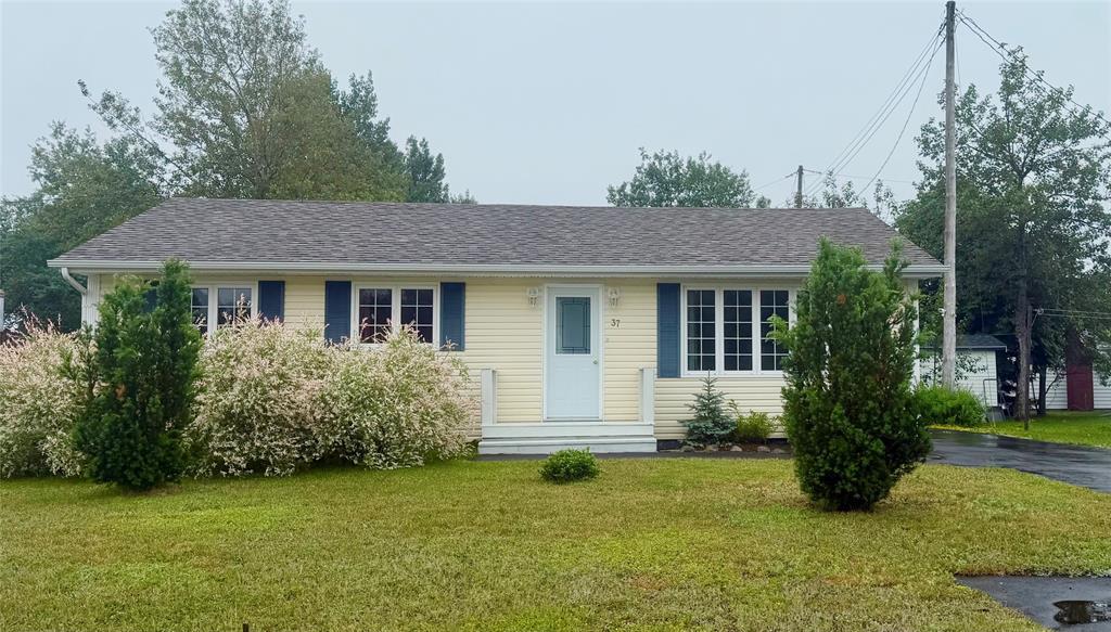 37 Read Street, Gander, NL - Outdoor With Facade