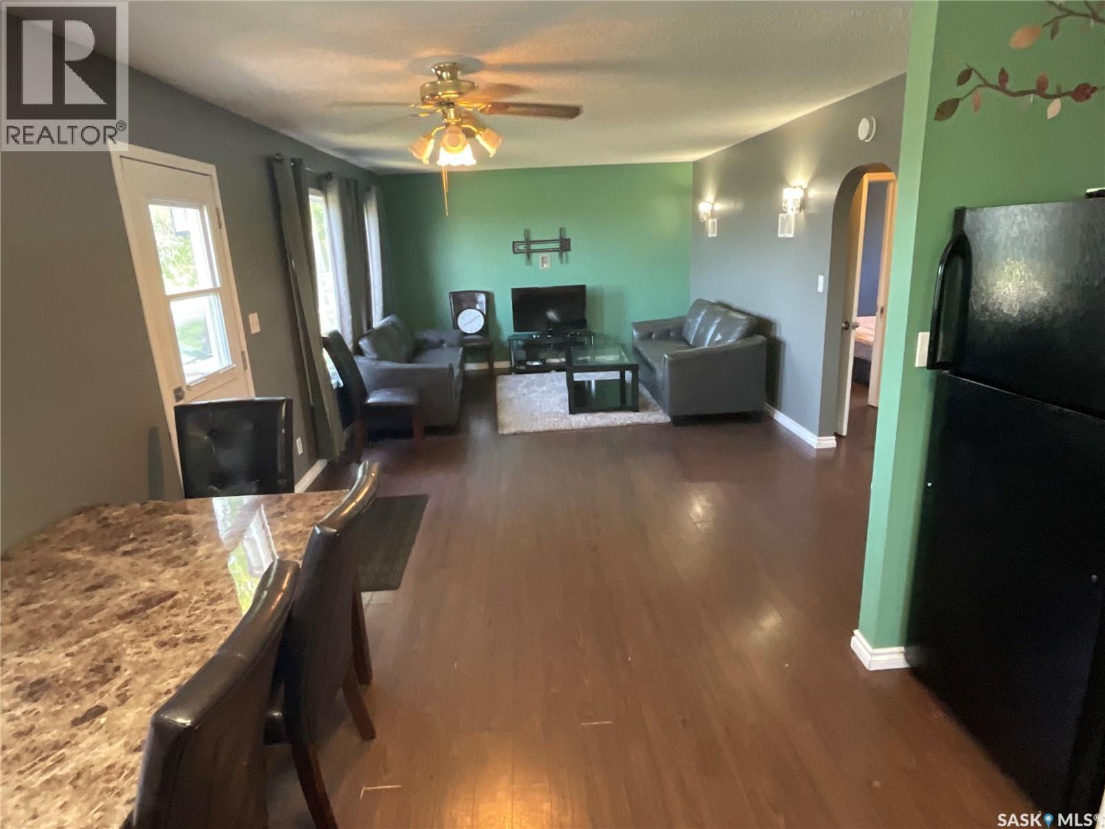 217 3Rd Street N, Wakaw, SK - Indoor