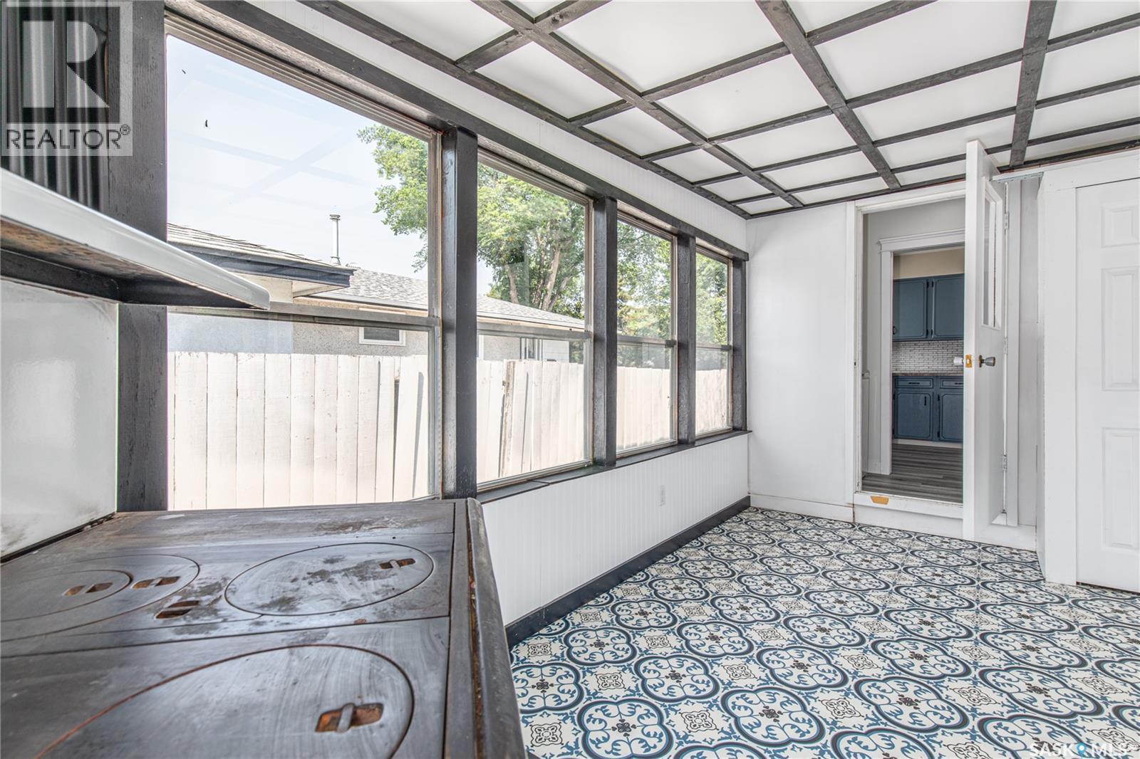 1131 Currie Crescent, Moose Jaw, SK - Indoor Photo Showing Laundry Room