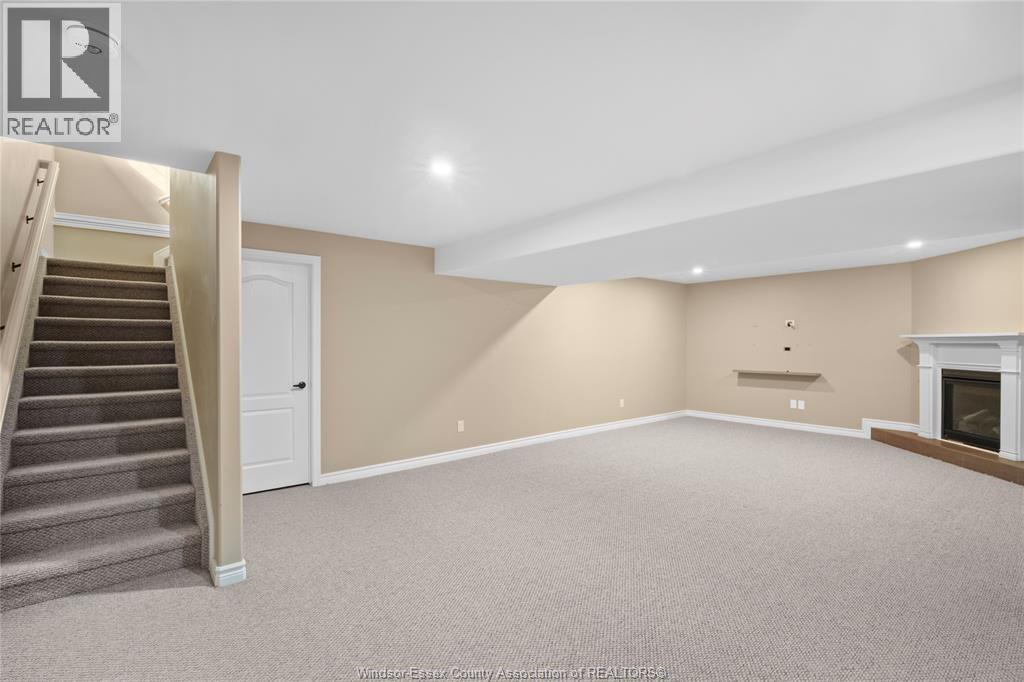 384 Boismier, Lasalle, ON - Indoor Photo Showing Other Room