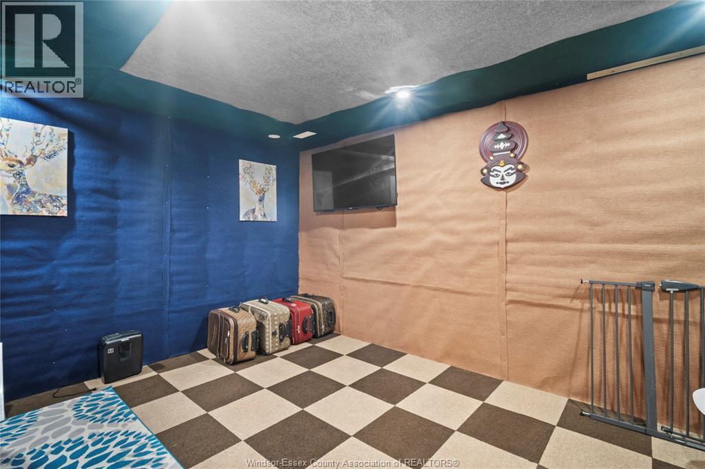 384 Boismier, Lasalle, ON - Indoor