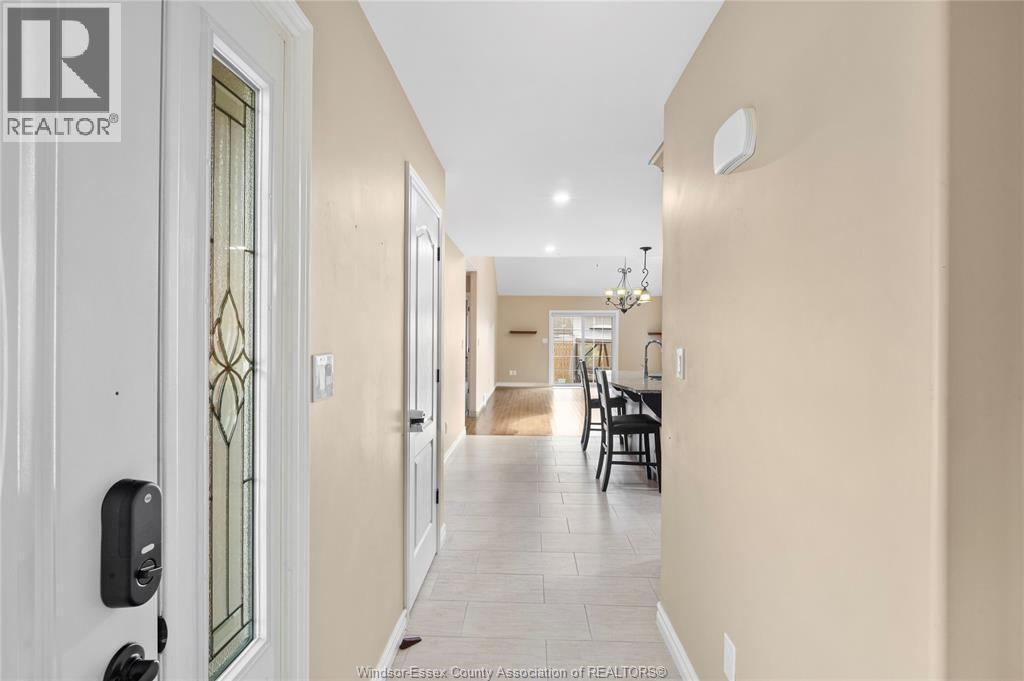384 Boismier, Lasalle, ON - Indoor Photo Showing Other Room