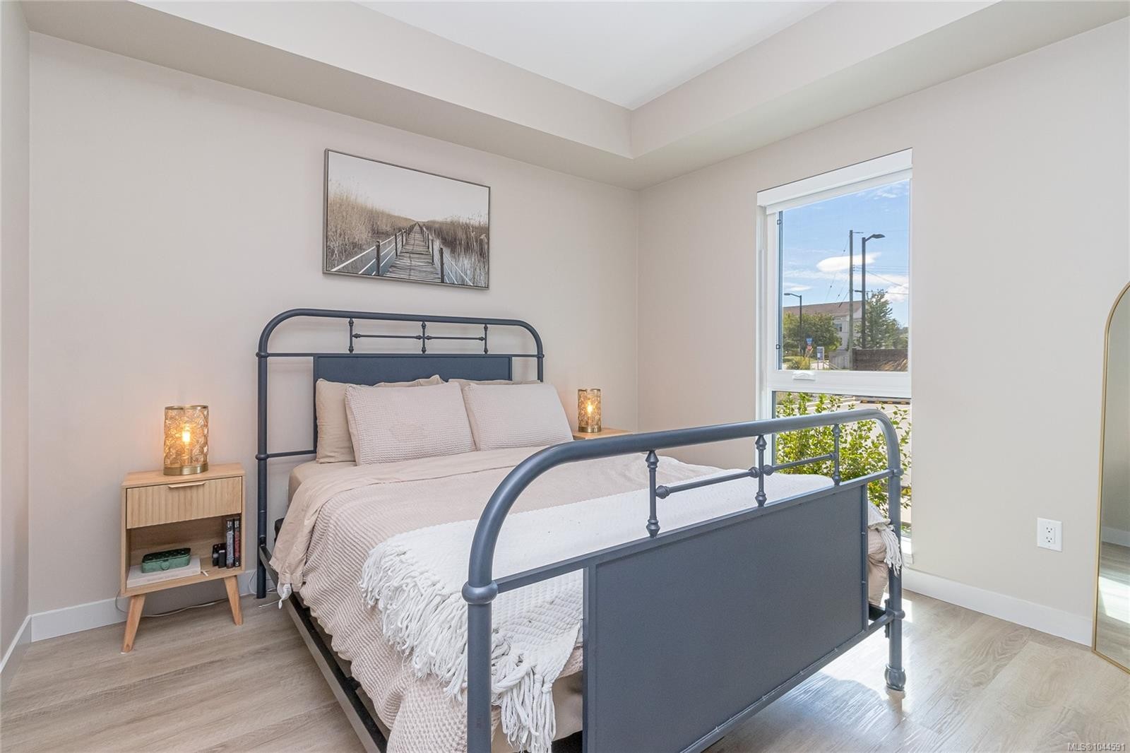 #106-120 Jensen Ave West, Parksville, BC - Indoor Photo Showing Bedroom