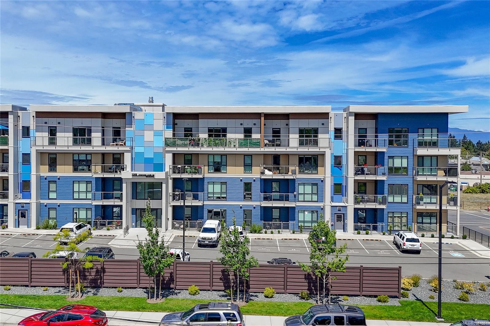 #106-120 Jensen Ave West, Parksville, BC - Outdoor