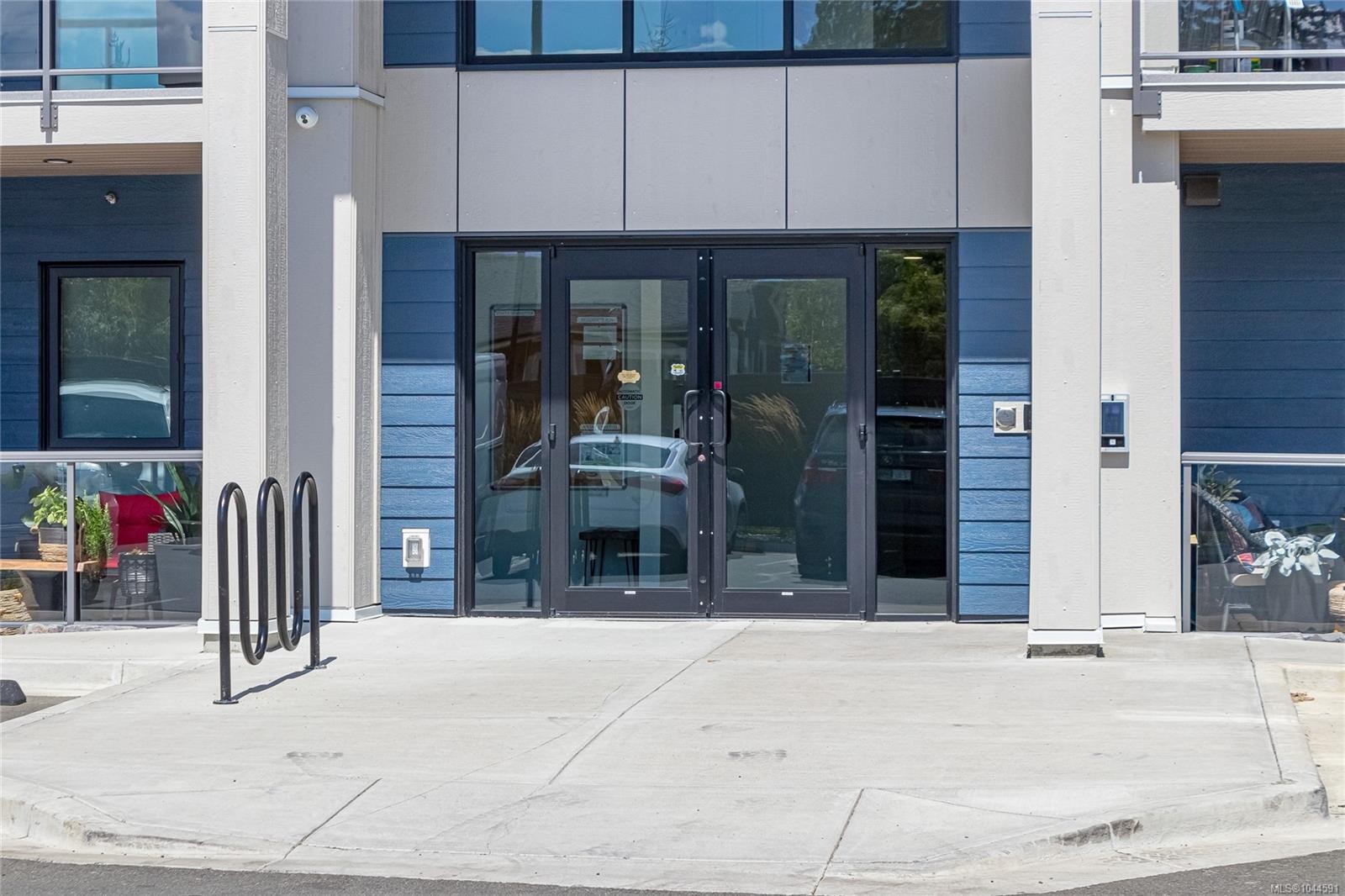 #106-120 Jensen Ave West, Parksville, BC - Outdoor