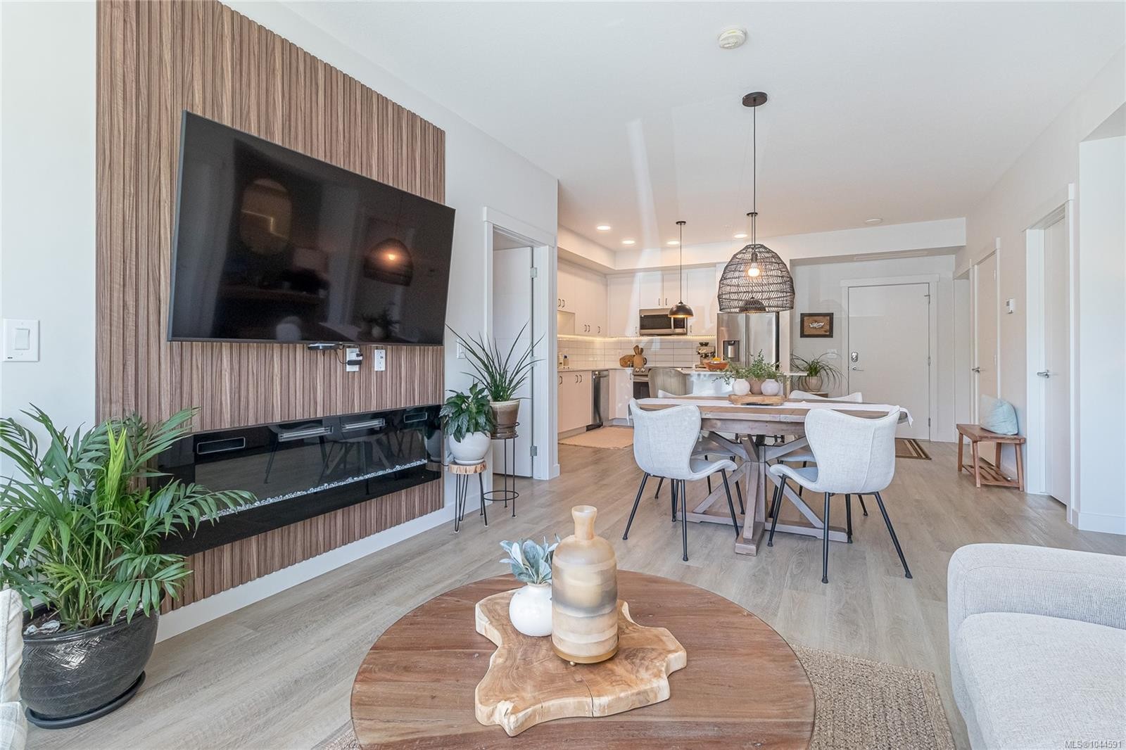 #106-120 Jensen Ave West, Parksville, BC - Indoor