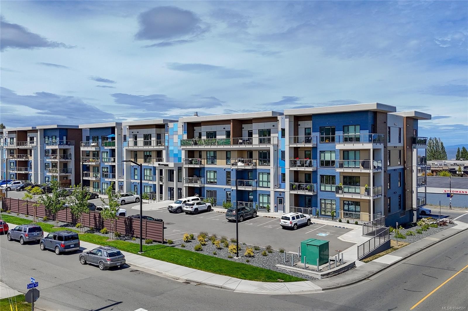 #106-120 Jensen Ave West, Parksville, BC - Outdoor