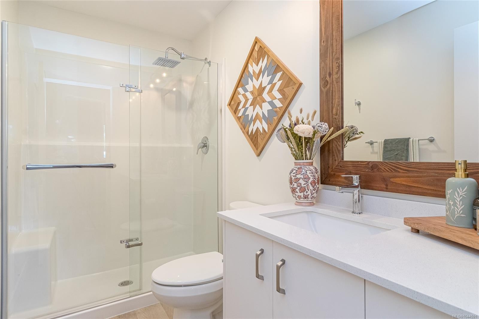#106-120 Jensen Ave West, Parksville, BC - Indoor Photo Showing Bathroom
