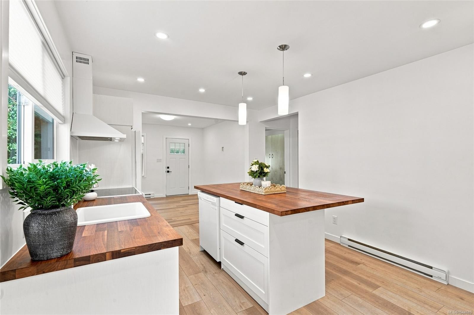 121 Pine St, Nanaimo, BC