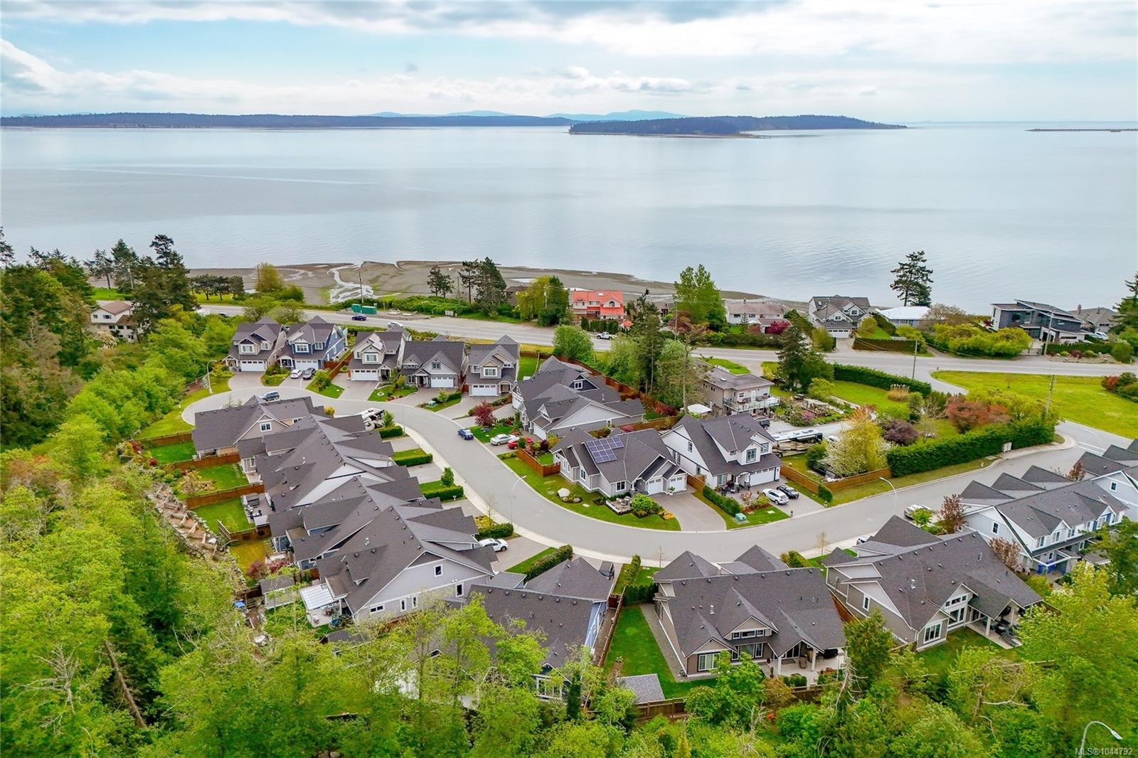 9257 Bakerview Close, North Saanich, BC