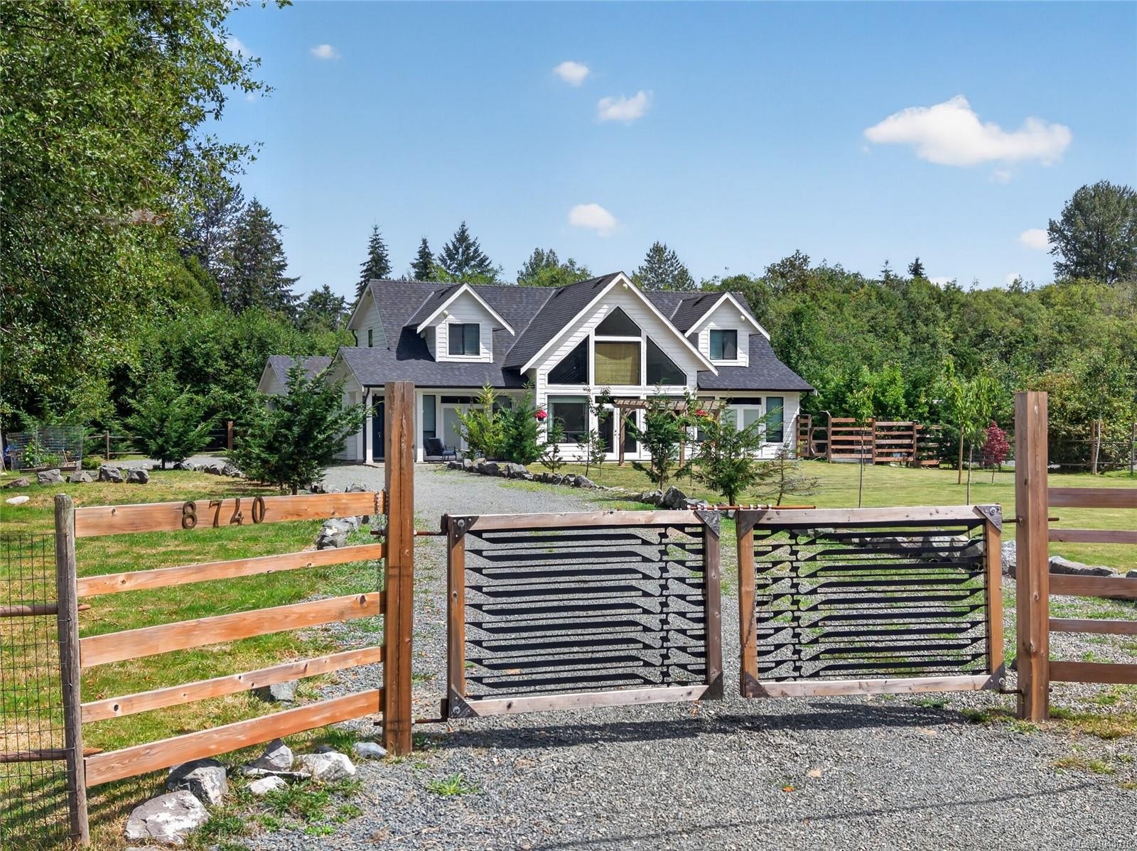 8740 Oyster River Way, Black Creek, BC
