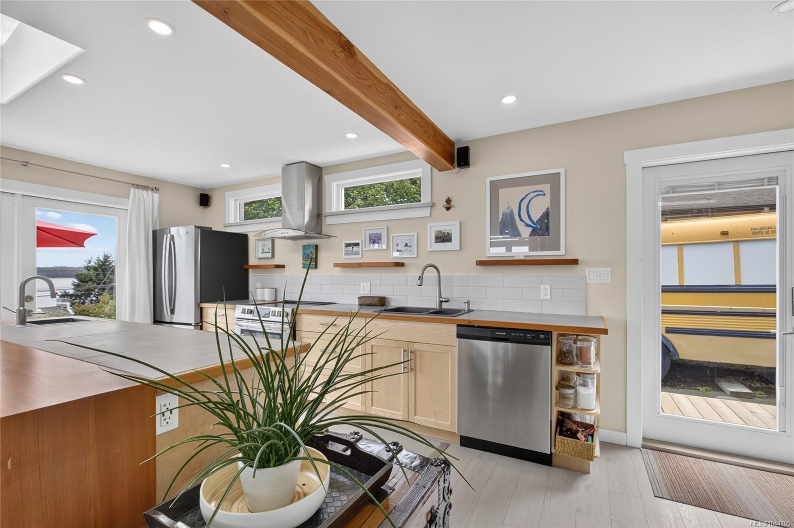 5674 Market St, Union Bay, BC