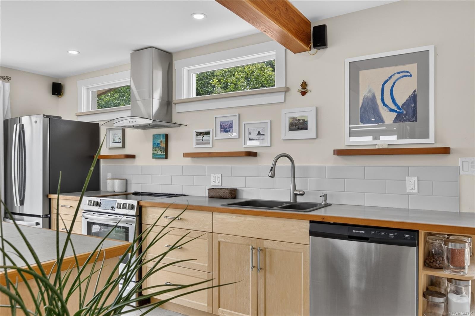 5674 Market St, Union Bay, BC